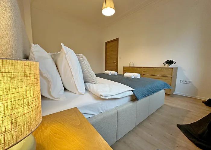 Spacious Bright Cozy 2bdr Fast Wi-fi Next To Park