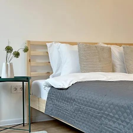 Spacious Bright Cozy 2bdr Fast Wi-fi Next To Park Apartamento