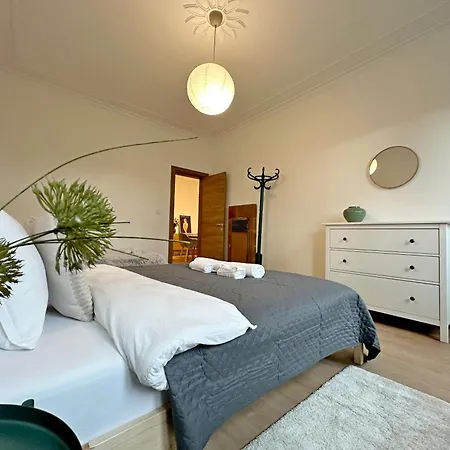 Apartamento Spacious Bright Cozy 2bdr Fast Wi-fi Next To Park Sófia