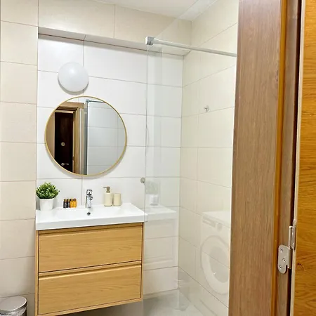 Spacious Bright Cozy 2bdr Fast Wi-fi Next To Park Apartamento