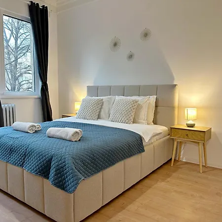 Spacious Bright Cozy 2bdr Fast Wi-fi Next To Park