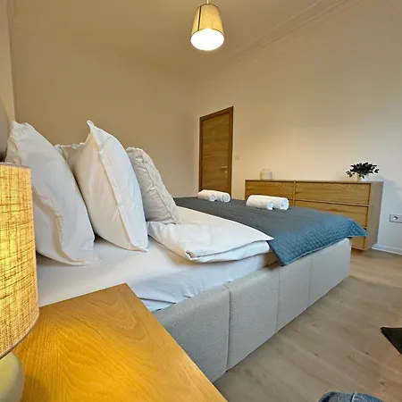 Spacious Bright Cozy 2bdr Fast Wi-fi Next To Park