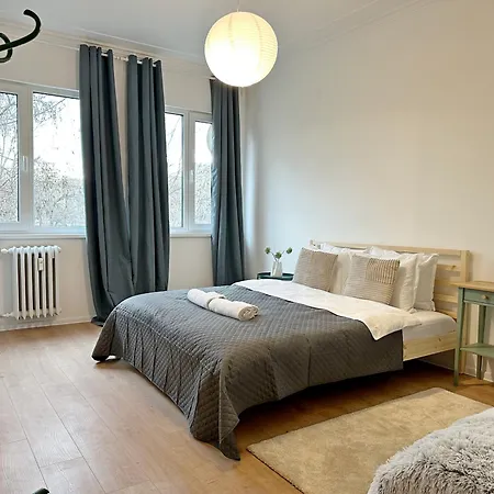 Апартаменты Spacious Bright Cozy 2bdr Fast Wi-fi Next To Park София