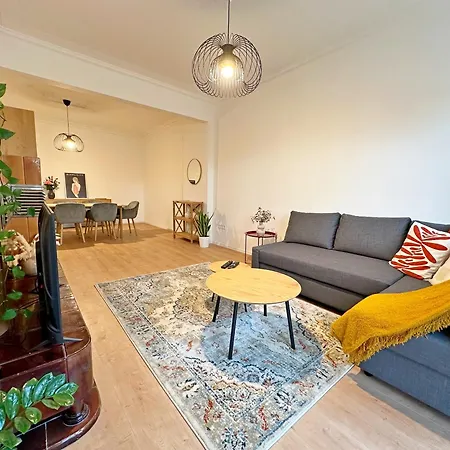 Апартаменты Spacious Bright Cozy 2bdr Fast Wi-fi Next To Park *