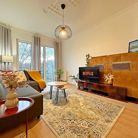 Spacious Bright Cozy 2bdr Fast Wi-fi Next To Park Апартамент