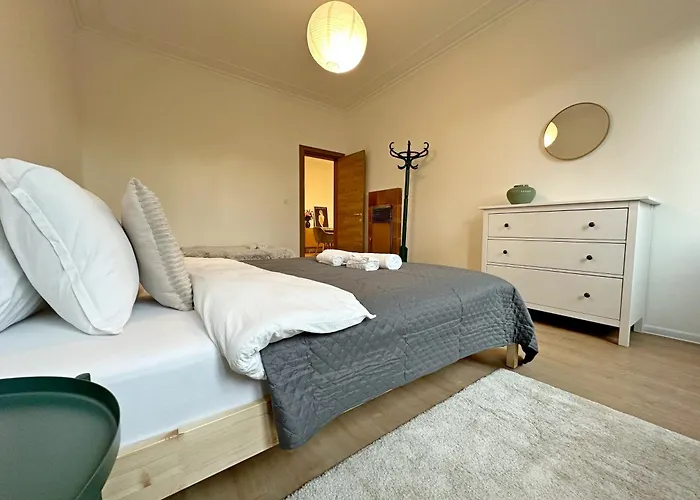 Spacious Bright Cozy 2bdr Fast Wi-fi Next To Park Sofia