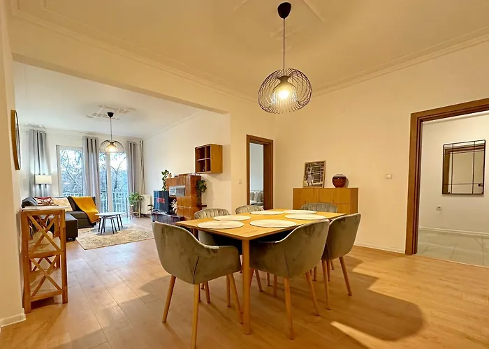 Spacious Bright Cozy 2bdr Fast Wi-fi Next To Park Appartamento Sofia