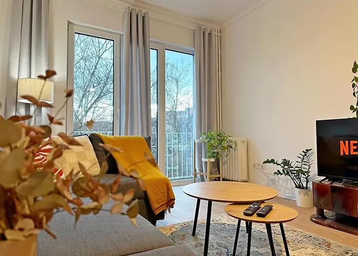 Apartment Spacious Bright Cozy 2bdr Fast Wi-fi Next To Park