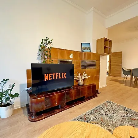 Apartament Spacious Bright Cozy 2bdr Fast Wi-fi Next To Park