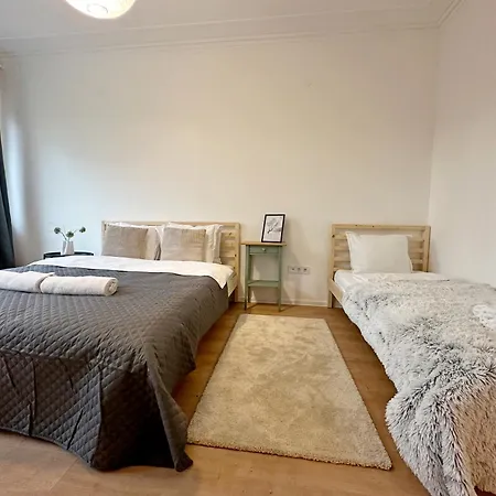 Spacious Bright Cozy 2bdr Fast Wi-fi Next To Park Apartament *
