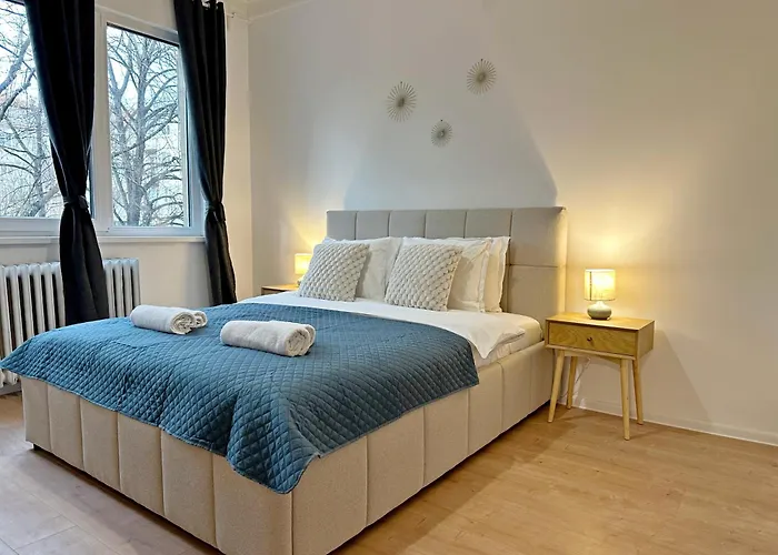 Spacious Bright Cozy 2bdr Fast Wi-fi Next To Park