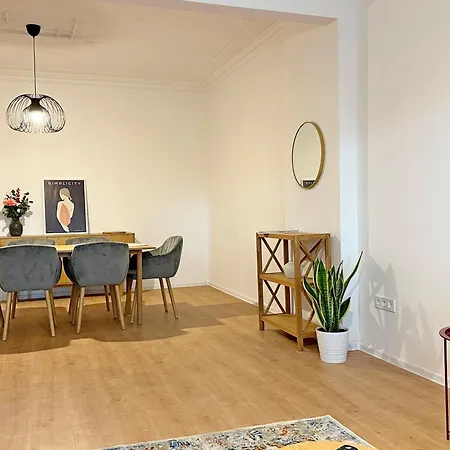 Spacious Bright Cozy 2bdr Fast Wi-fi Next To Park * Sófia